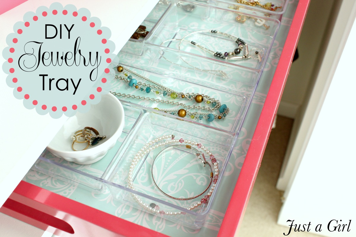 Closet jewelry tray